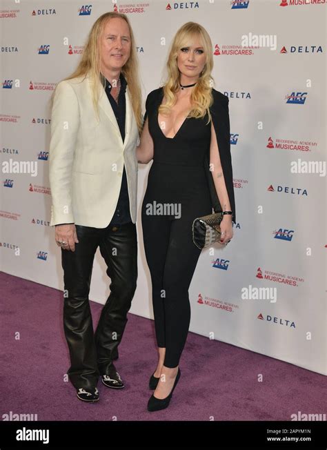 jerry cantrell girlfriend.